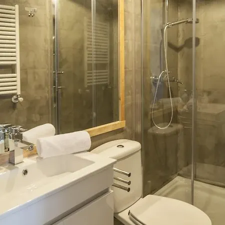 Apartment Contemporary In Historical Chiado Lisbon