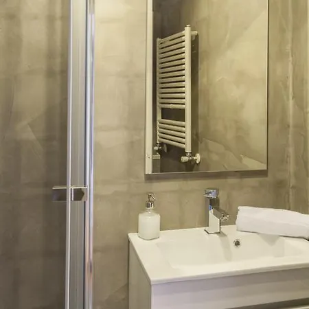 Apartment Contemporary In Historical Chiado