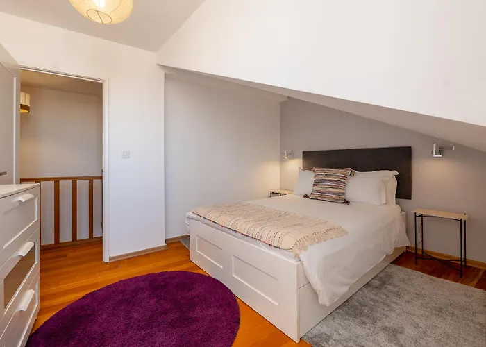 里斯本希亚多历史区现代公寓 *