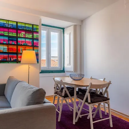 Apartment Contemporary In Historical Chiado