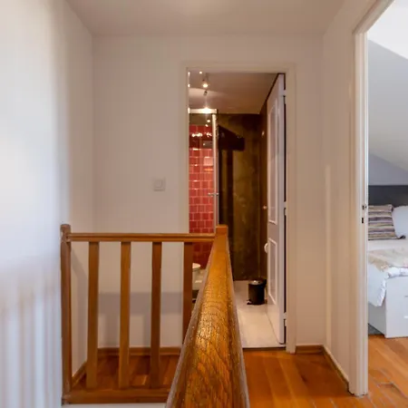 Contemporary Apartment Chiado *