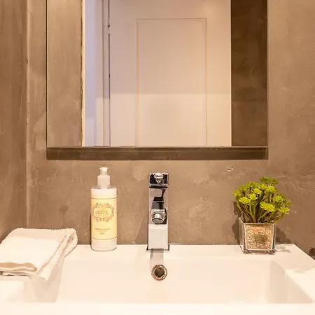 Contemporary Apartment Chiado アパート リスボン