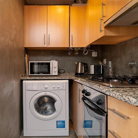 Contemporary Apartment Chiado アパート リスボン
